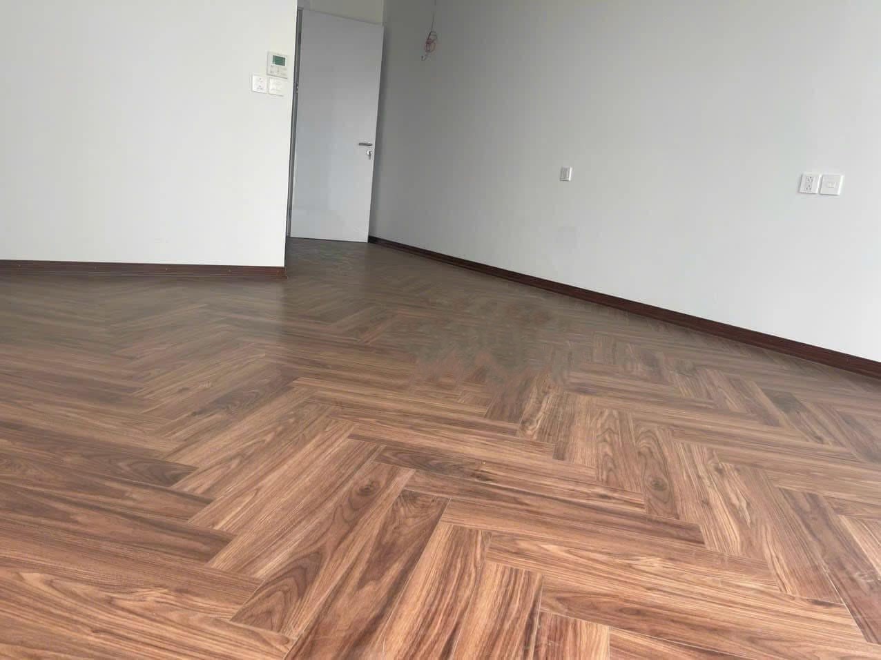 Sàn gỗ xương cá KAMPONG 12mm XC94
