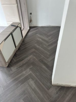 Sàn gỗ xương cá Mido Wood M83